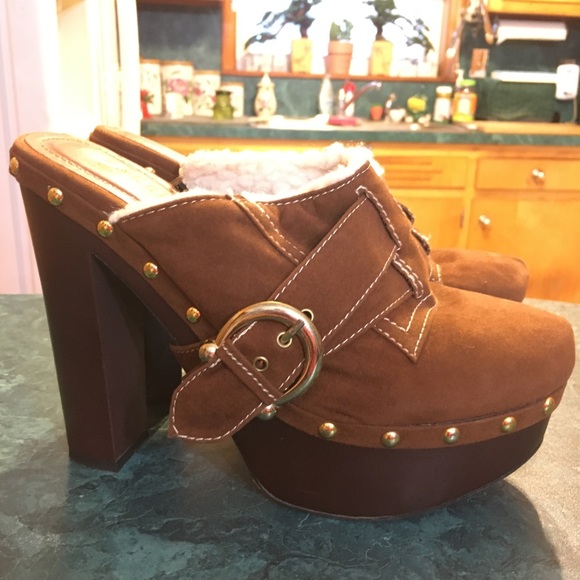 NWT High heel brown clogs with faux sheep lining - Picture 5 of 5